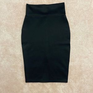 Black Midi skirt
